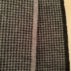 Black and Gray Houndstooth Scarf